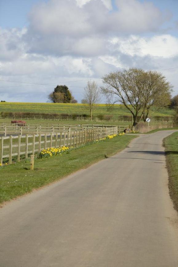 Southview Farm Villa Halsham Buitenkant foto